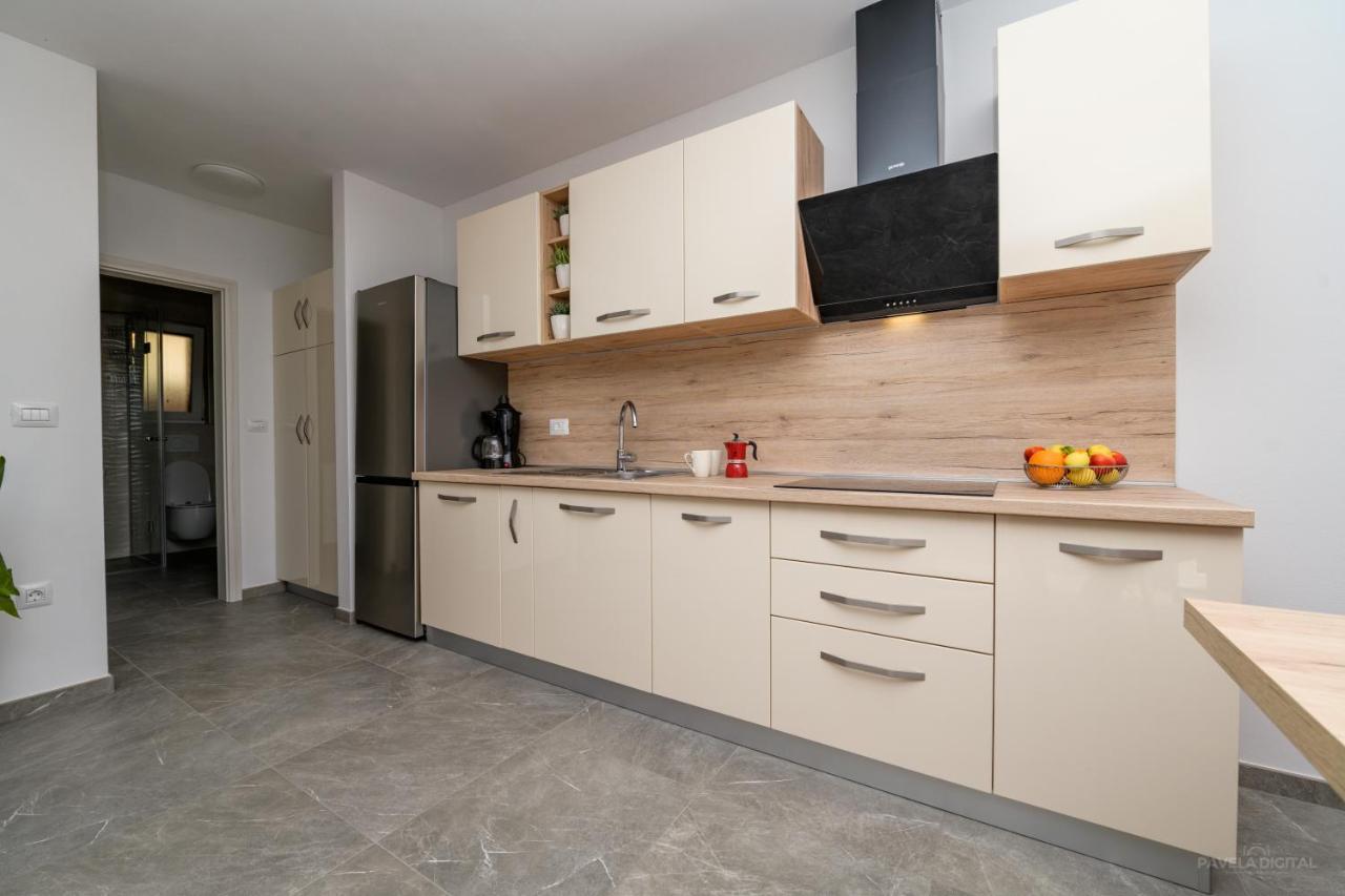 Apartments Horvat Veli Losinj Exterior photo