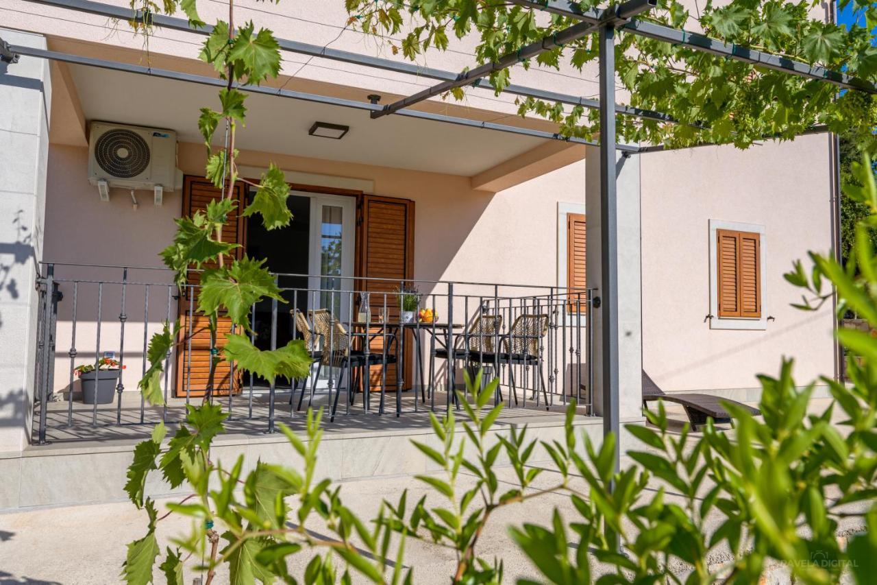 Apartments Horvat Veli Losinj Exterior photo