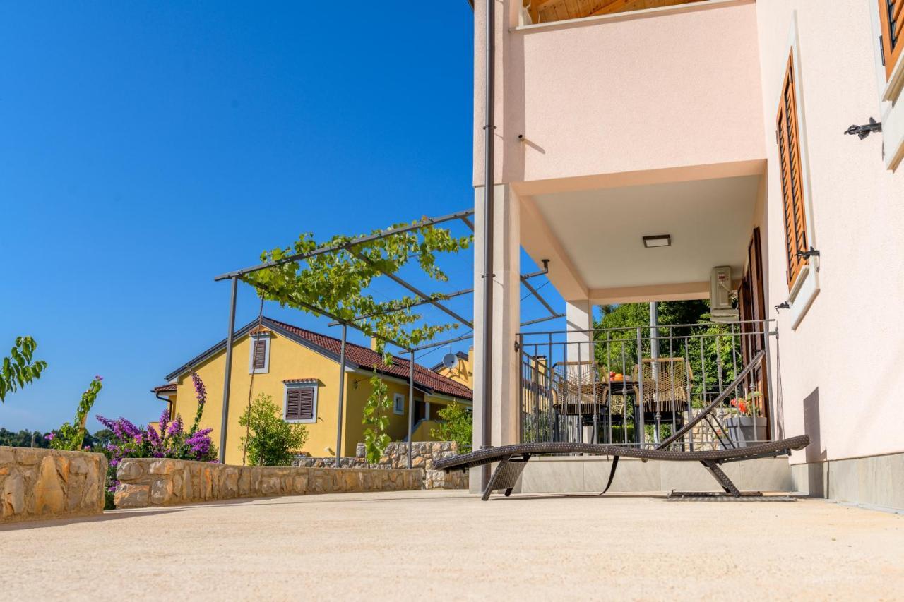 Apartments Horvat Veli Losinj Exterior photo
