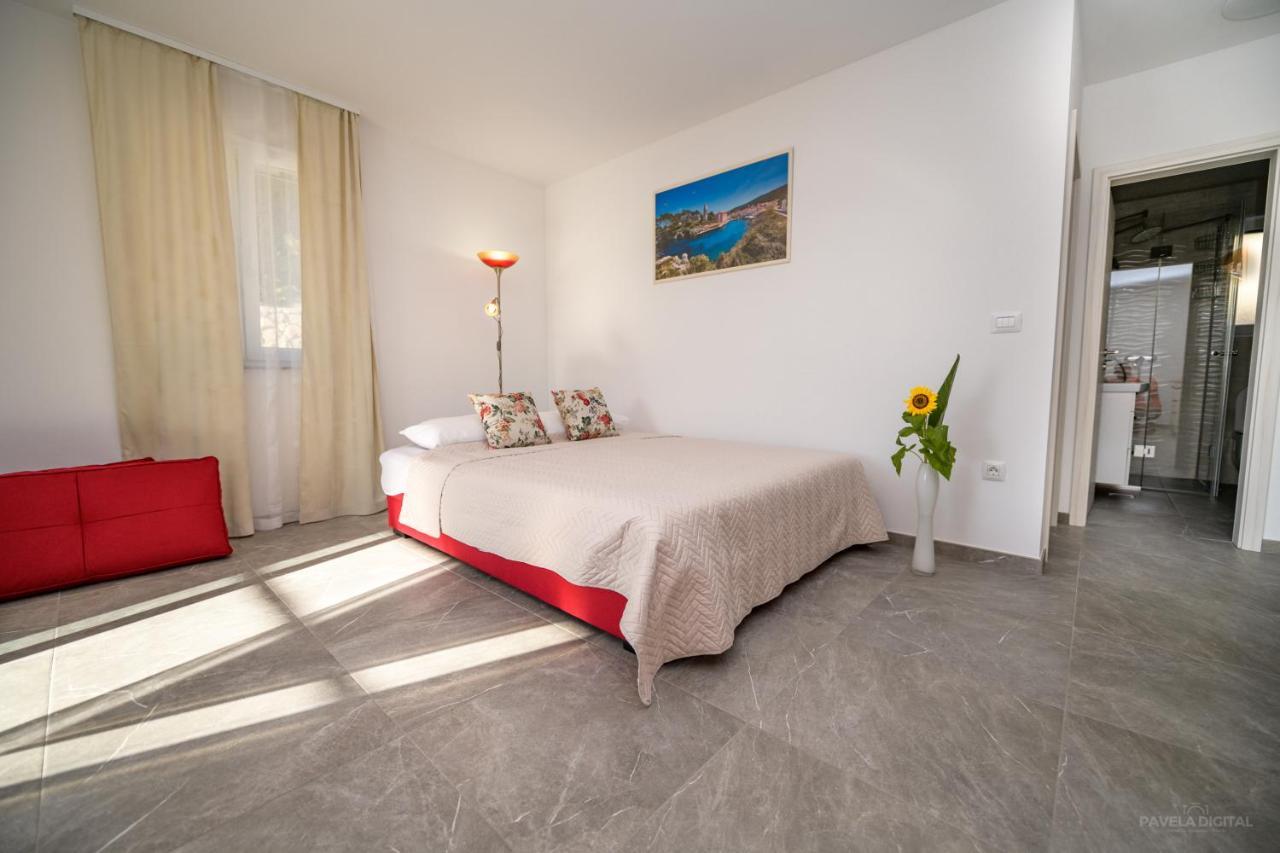 Apartments Horvat Veli Losinj Exterior photo